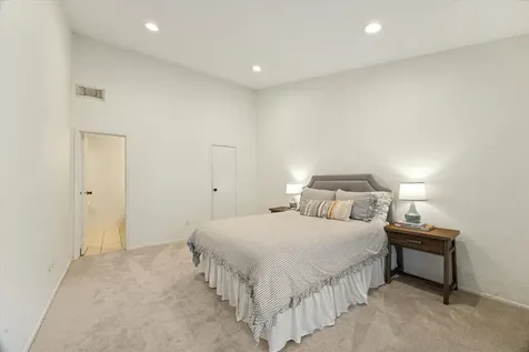 1881 Bering Drive 82 Houston TX 77057