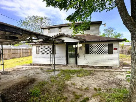 207 S 5th Street Highlands TX 77562