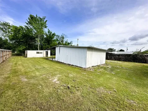 207 S 5th Street Highlands TX 77562