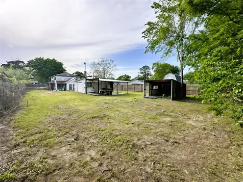 207 S 5th Street Highlands TX 77562
