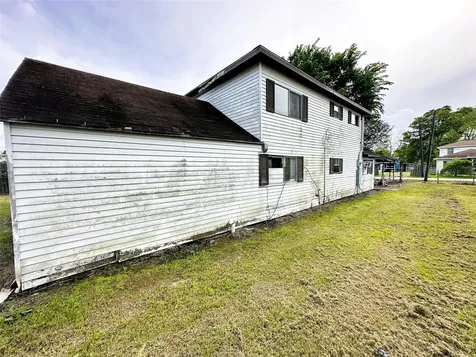 207 S 5th Street Highlands TX 77562