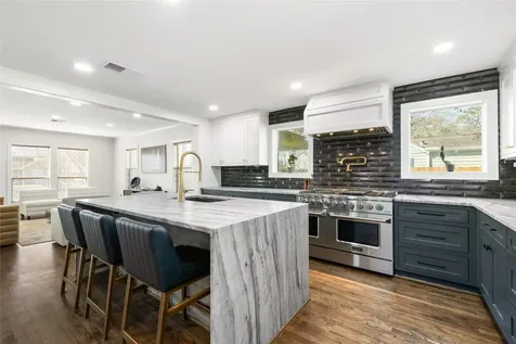 516 W 30th Street Houston TX 77018