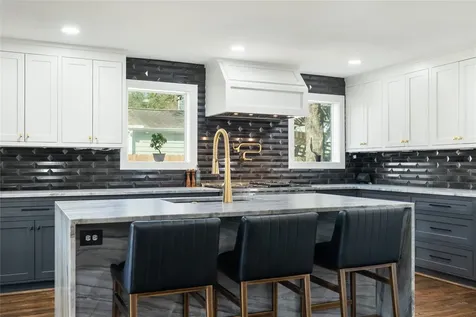 516 W 30th Street Houston TX 77018
