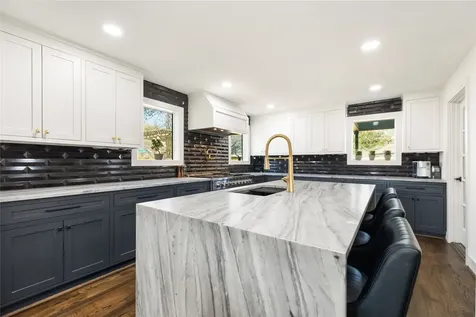 516 W 30th Street Houston TX 77018