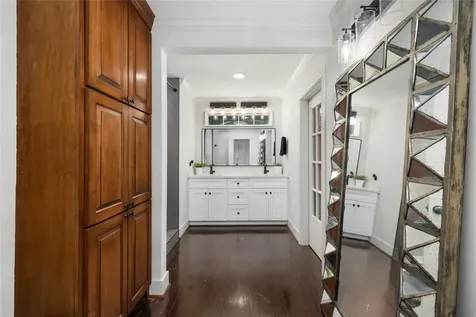 516 W 30th Street Houston TX 77018
