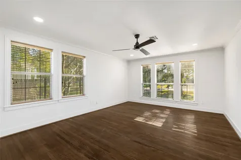 516 W 30th Street Houston TX 77018