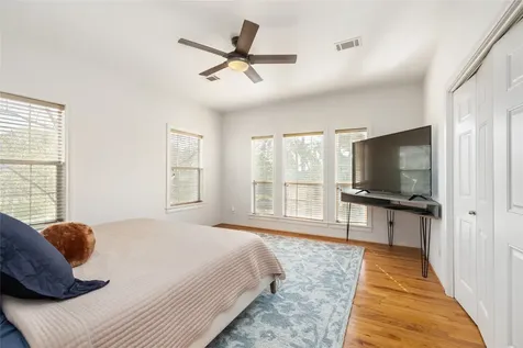 516 W 30th Street Houston TX 77018