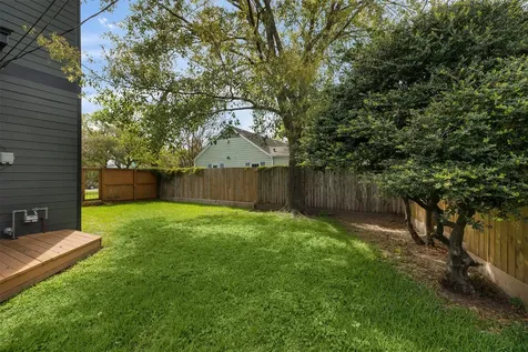 516 W 30th Street Houston TX 77018