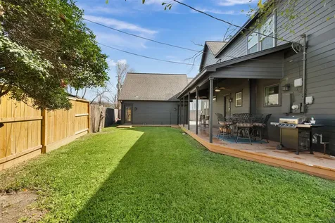 516 W 30th Street Houston TX 77018