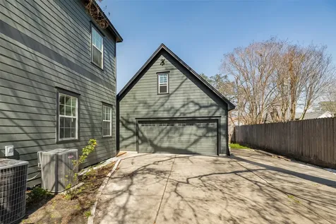 516 W 30th Street Houston TX 77018