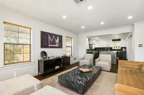 516 W 30th Street Houston TX 77018