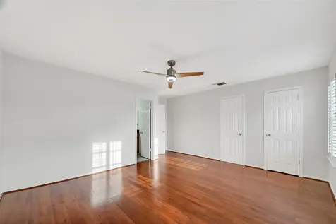 7505 Memorial Woods Drive 24 Houston TX 77024