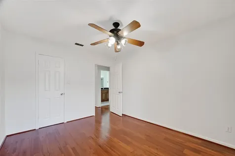 7505 Memorial Woods Drive 24 Houston TX 77024