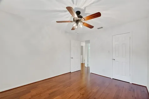 7505 Memorial Woods Drive 24 Houston TX 77024