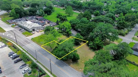 303 Austin Street Richmond TX 77469