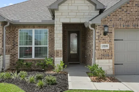 13709 Gaff Rig Drive Texas City TX 77510