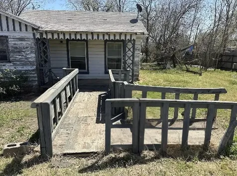 1112 N Austin Street Comanche TX 76442