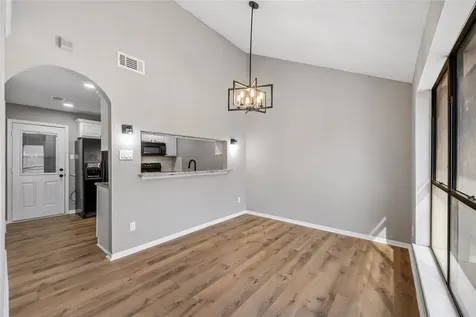 13852 Hollowgreen Drive 303/5 Houston TX 77082