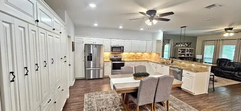 201 Smith Street Columbus TX 78934