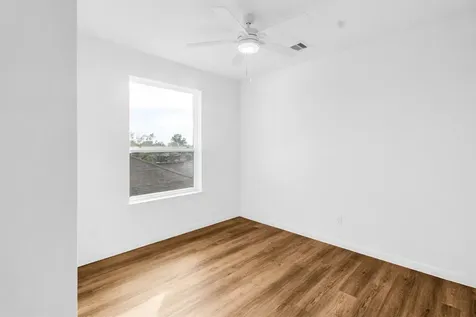 5325 Rue Street Houston TX 77033
