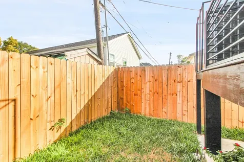 5325 Rue Street Houston TX 77033