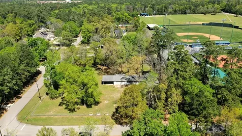 2424 Meadow Road Conroe TX 77384