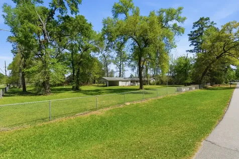 2424 Meadow Road Conroe TX 77384