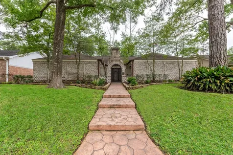 10007 Cedar Creek Drive Houston TX 77042