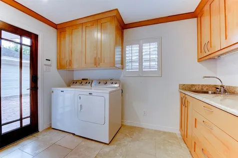 10007 Cedar Creek Drive Houston TX 77042