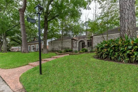 10007 Cedar Creek Drive Houston TX 77042
