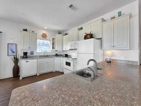 996 Alicia Drive Gilchrist TX 77617