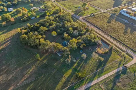 25948 Nelson Road Hempstead TX 77445