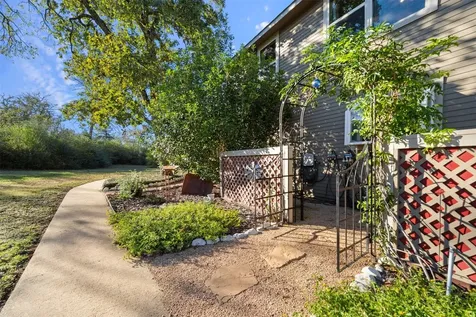 25948 Nelson Road Hempstead TX 77445