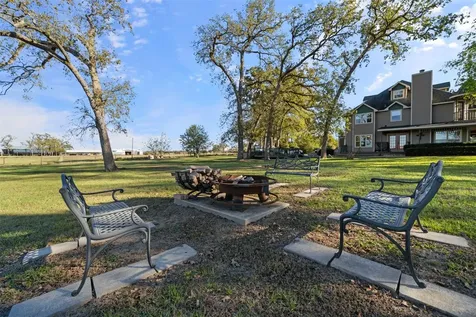 25948 Nelson Road Hempstead TX 77445