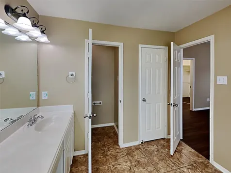 1927 Makenna Lane Houston TX 77049