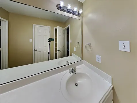 1927 Makenna Lane Houston TX 77049