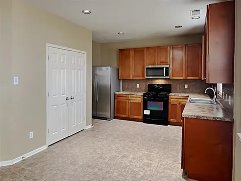 1927 Makenna Lane Houston TX 77049