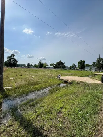 547 Road 5105 Cleveland TX 77327