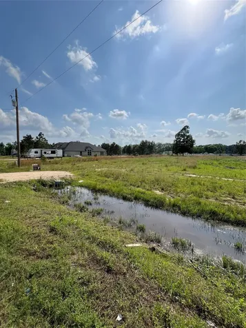 547 Road 5105 Cleveland TX 77327