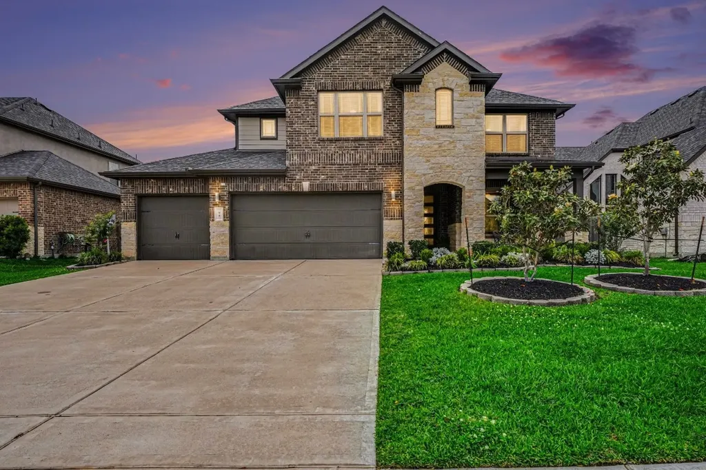 94 Dorado Drive Friendswood TX 77546