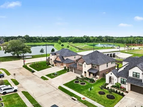 94 Dorado Drive Friendswood TX 77546
