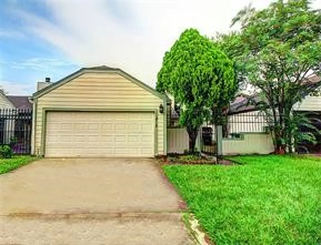 11818 Plumbrook Drive Houston TX 77099