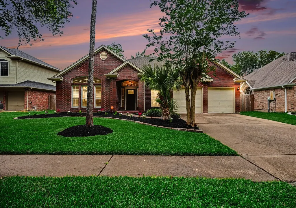 115 Island Breeze Circle League City TX 77573