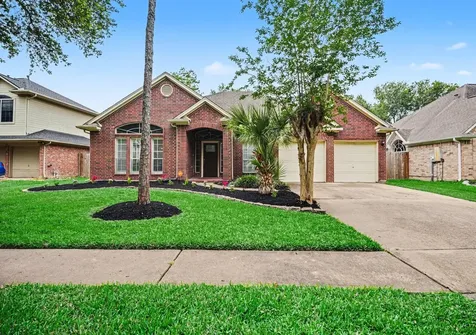 115 Island Breeze Circle League City TX 77573