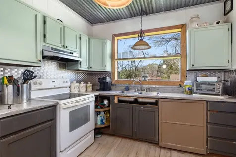 101 W Planters Street San Augustine TX 75972