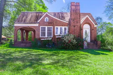 101 W Planters Street San Augustine TX 75972