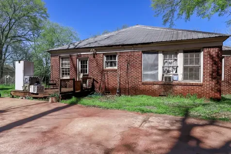 101 W Planters Street San Augustine TX 75972