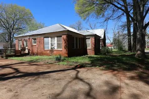 101 W Planters Street San Augustine TX 75972