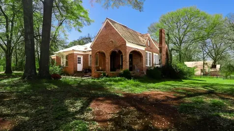 101 W Planters Street San Augustine TX 75972