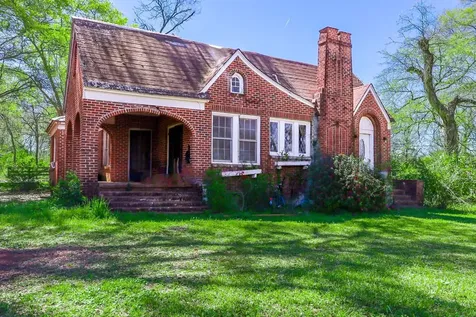 101 W Planters Street San Augustine TX 75972
